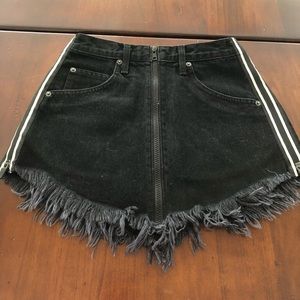 BRAND NEW Carmar black zippered skirt from LF